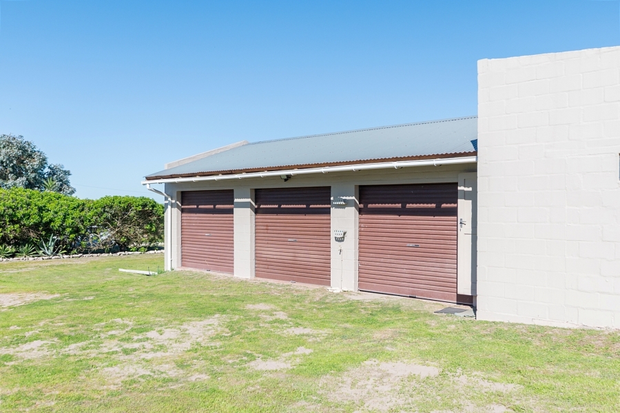 5 Bedroom Property for Sale in Trekoskraal Western Cape